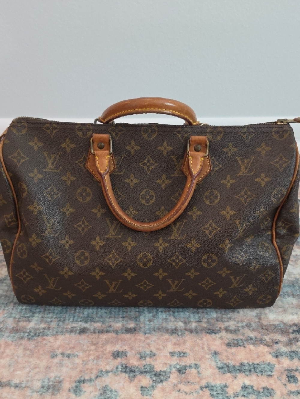 Impeccable Vintage Louis Vuitton Speedy 35 Monogram Satchel - Picture 4 of 15